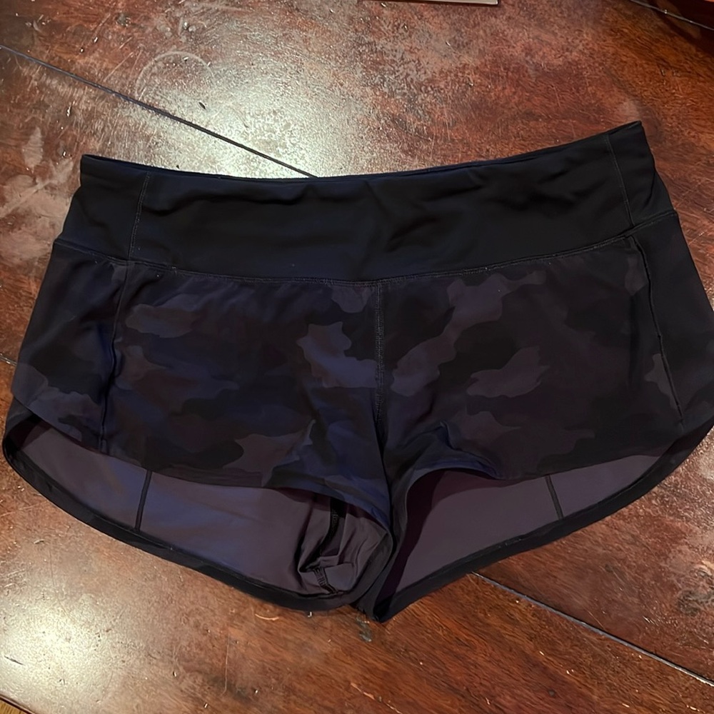 Lululemon camo shorts size 8.